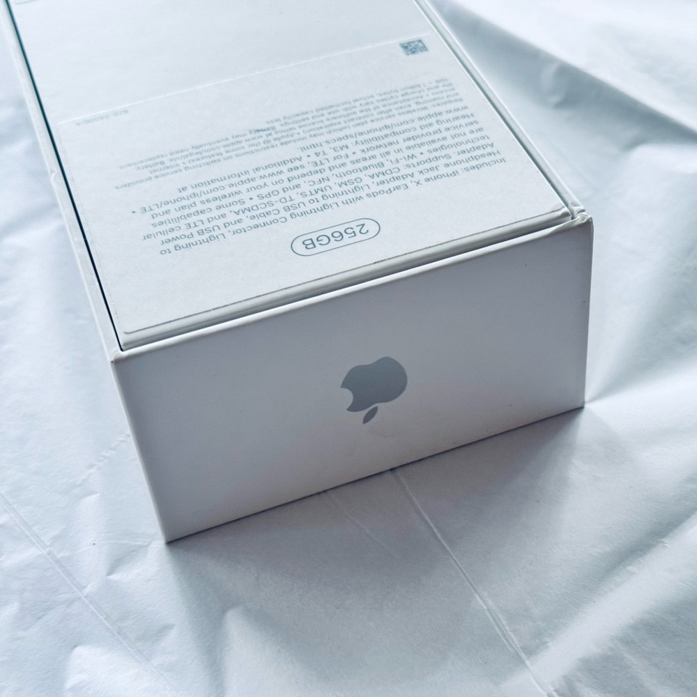 APPLE iPhone Box - Picture 6 of 7